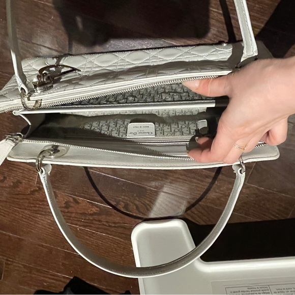 Dior Cream Quilted Shoulder Bag - Picture 5 of 9